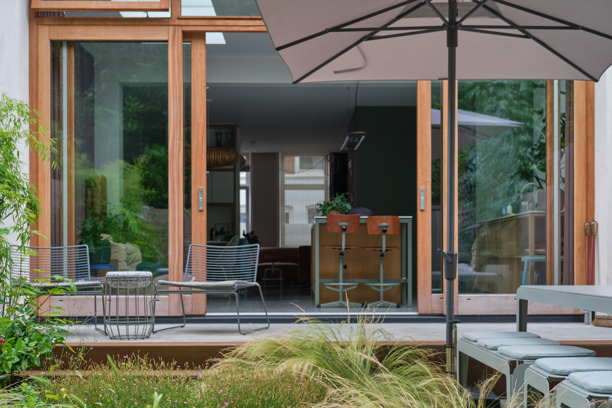 Oud pand met moderne uitbouw